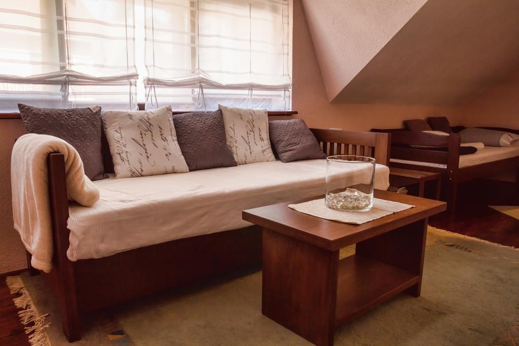 Apartments And Rooms Stefanac Slunj Phòng bức ảnh