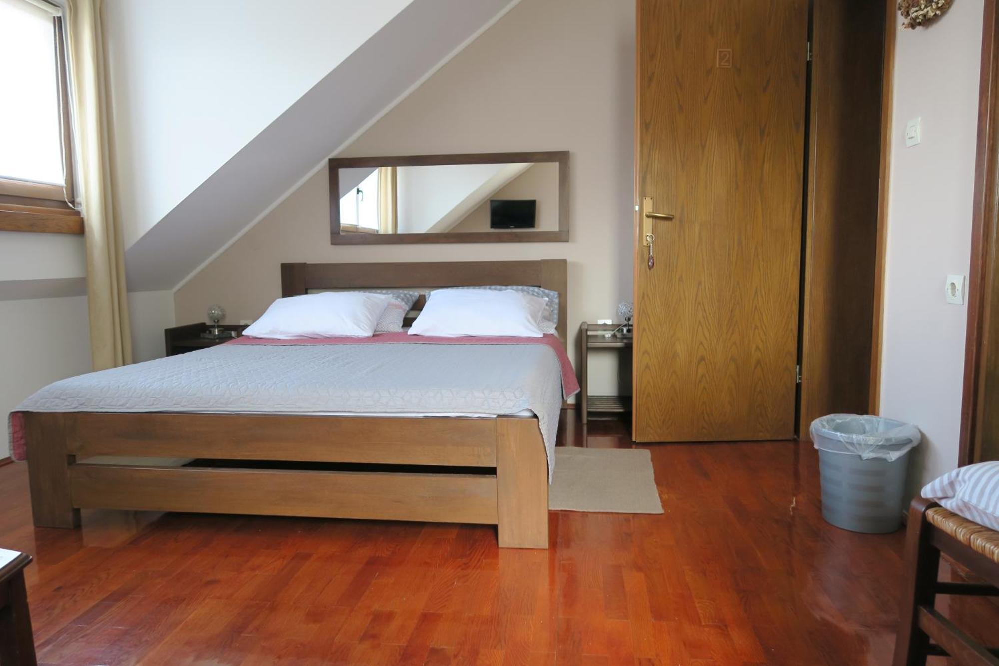 Apartments And Rooms Stefanac Slunj Ngoại thất bức ảnh