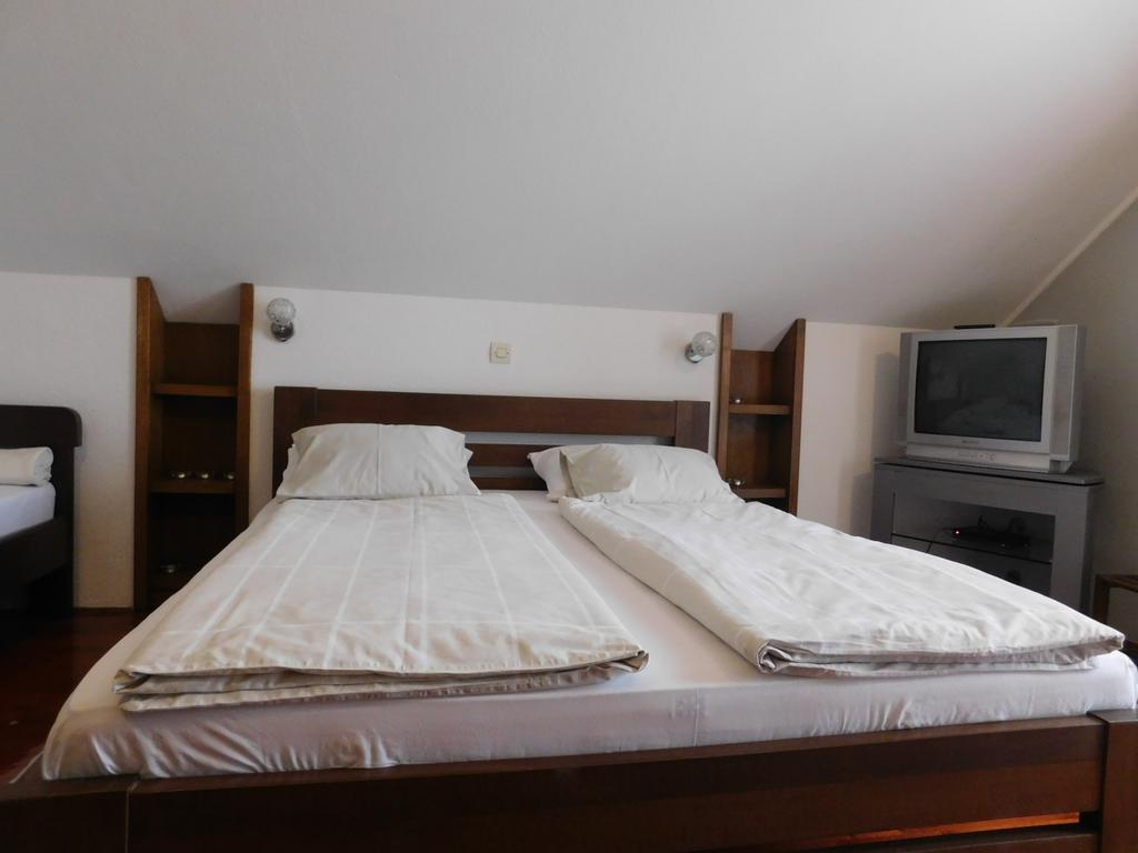 Apartments And Rooms Stefanac Slunj Ngoại thất bức ảnh